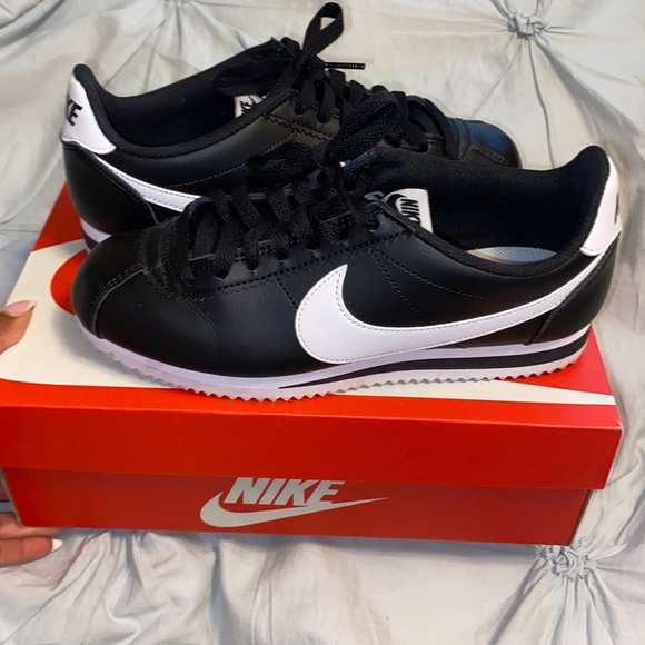 Nike Shoes - Nike Classic Cortez